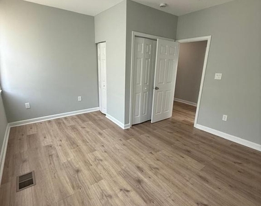 1517 Sycamore Street - Photo Thumbnail 9