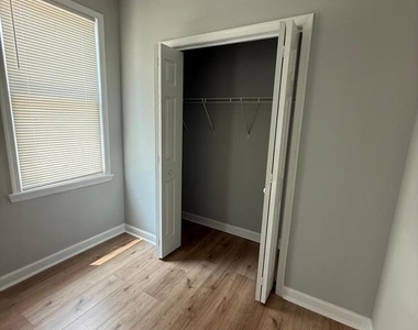 1517 Sycamore Street - Photo Thumbnail 8