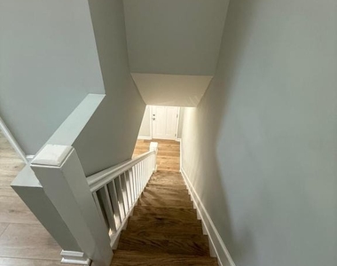 1517 Sycamore Street - Photo Thumbnail 6