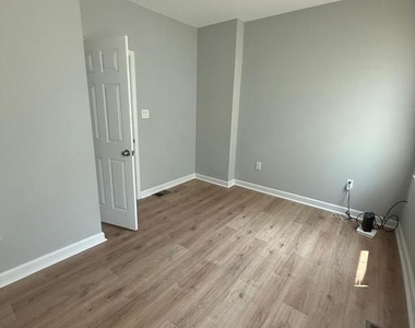 1517 Sycamore Street - Photo Thumbnail 7
