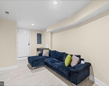 1307 N Patterson Park Avenue - Photo Thumbnail 19
