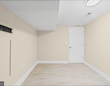 1307 N Patterson Park Avenue - Photo Thumbnail 18