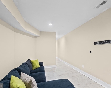 1307 N Patterson Park Avenue - Photo Thumbnail 20