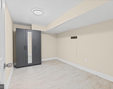 1307 N Patterson Park Avenue - Photo Thumbnail 17