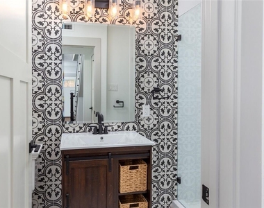 4612 Caswell Ave - Photo Thumbnail 24