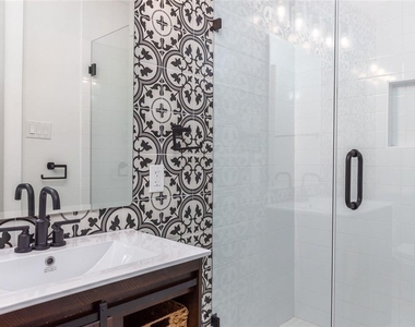 4612 Caswell Ave - Photo Thumbnail 25