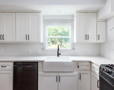 4612 Caswell Ave - Photo Thumbnail 9