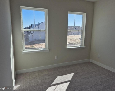 29273 Oxford Drive - Photo Thumbnail 5