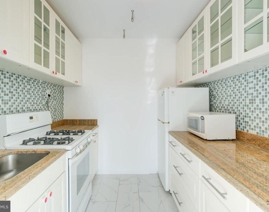 4201 Cathedral Avenue Nw - Photo Thumbnail 7