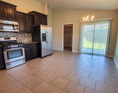 416 Purple Martin Ave - Photo Thumbnail 8