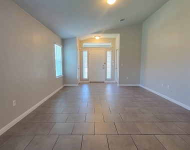 416 Purple Martin Ave - Photo Thumbnail 4