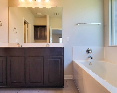 416 Purple Martin Ave - Photo Thumbnail 10