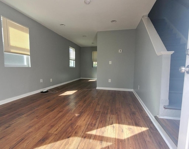6340 Southern Avenue Ne - Photo Thumbnail 1