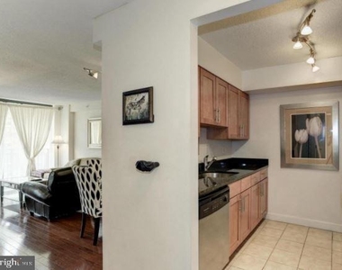 3401 38th Street Nw - Photo Thumbnail 4