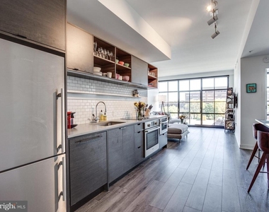 2030 Nw 8th Street Nw - Photo Thumbnail 3