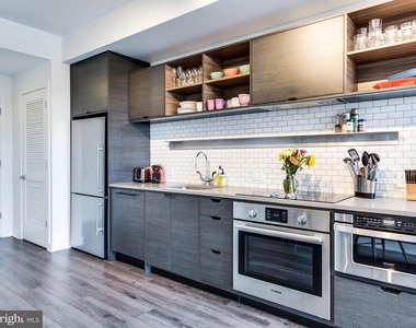 2030 Nw 8th Street Nw - Photo Thumbnail 5