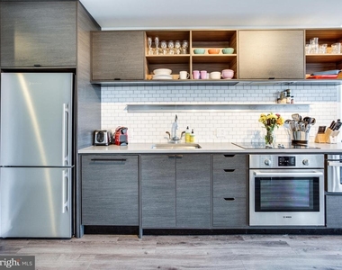 2030 Nw 8th Street Nw - Photo Thumbnail 4