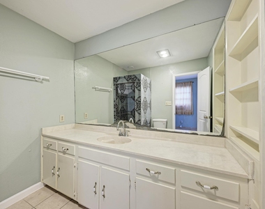 4701 Bandera Rd - Photo Thumbnail 25