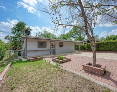 4701 Bandera Rd - Photo Thumbnail 2