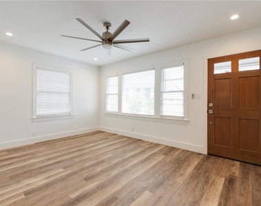 1021 E 45th St - Photo Thumbnail 16