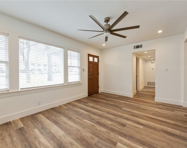 1021 E 45th St - Photo Thumbnail 13