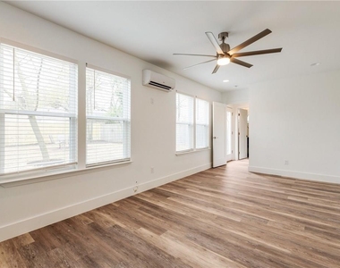 1021 E 45th St - Photo Thumbnail 12