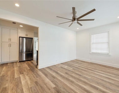 1021 E 45th St - Photo Thumbnail 11