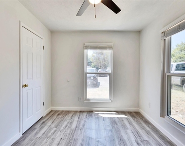 3462 Willowrun Dr - Photo Thumbnail 11