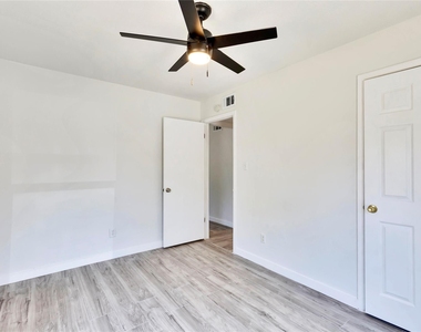 3462 Willowrun Dr - Photo Thumbnail 9