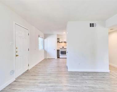 3462 Willowrun Dr - Photo Thumbnail 5