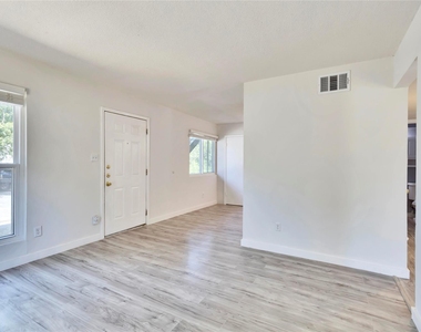 3462 Willowrun Dr - Photo Thumbnail 6