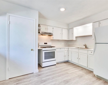 3462 Willowrun Dr - Photo Thumbnail 2