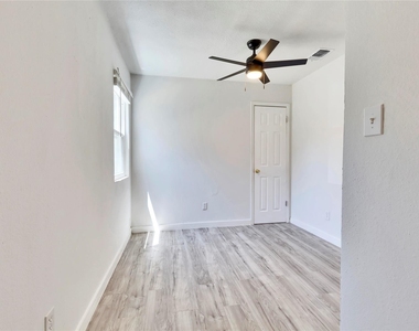 3462 Willowrun Dr - Photo Thumbnail 14