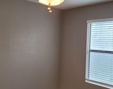 8804 Schick Rd - Photo Thumbnail 17