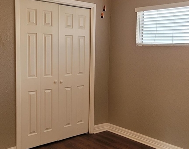 8804 Schick Rd - Photo Thumbnail 11