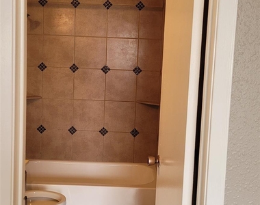 8804 Schick Rd - Photo Thumbnail 23