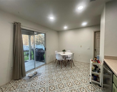 1513 Coriander Dr - Photo Thumbnail 7