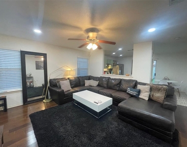 1513 Coriander Dr - Photo Thumbnail 11