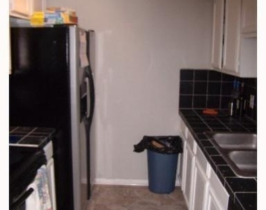 2901 San Jacinto Blvd - Photo Thumbnail 2