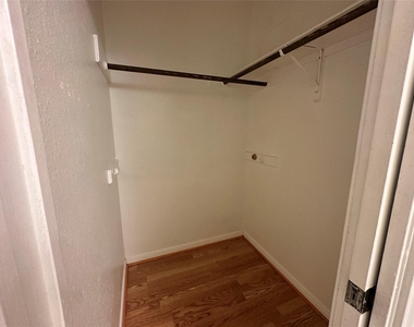 1906 Robbins Pl - Photo Thumbnail 20