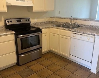 2204 Katy Ln - Photo Thumbnail 3