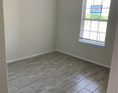 1229 Cliffbrake Way - Photo Thumbnail 16