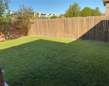14428 Lake Victor Dr - Photo Thumbnail 13