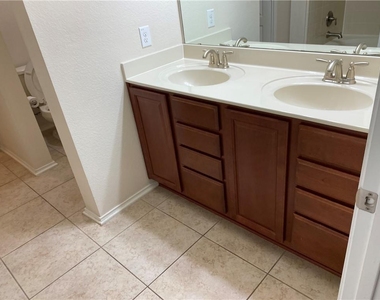 14428 Lake Victor Dr - Photo Thumbnail 9