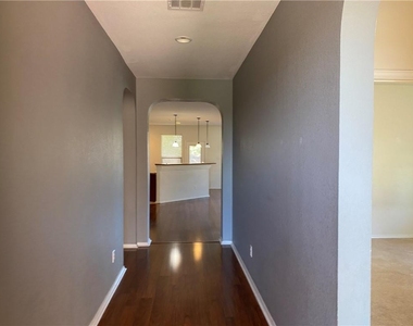 14428 Lake Victor Dr - Photo Thumbnail 2