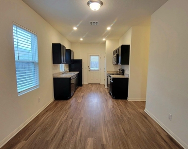 850 Bunton Reserve Blvd - Photo Thumbnail 1