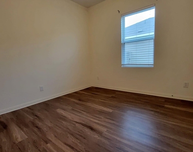 850 Bunton Reserve Blvd - Photo Thumbnail 5