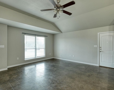 104 Castleberry Ct - Photo Thumbnail 1