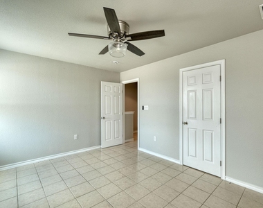 104 Castleberry Ct - Photo Thumbnail 7