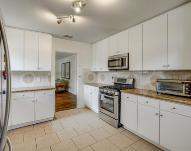 4615 Ribbecke Ave - Photo Thumbnail 1